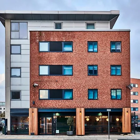 Student Only Private Ensuites With Shared Kitchen At Capital Gate In Liverpool Exterior photo